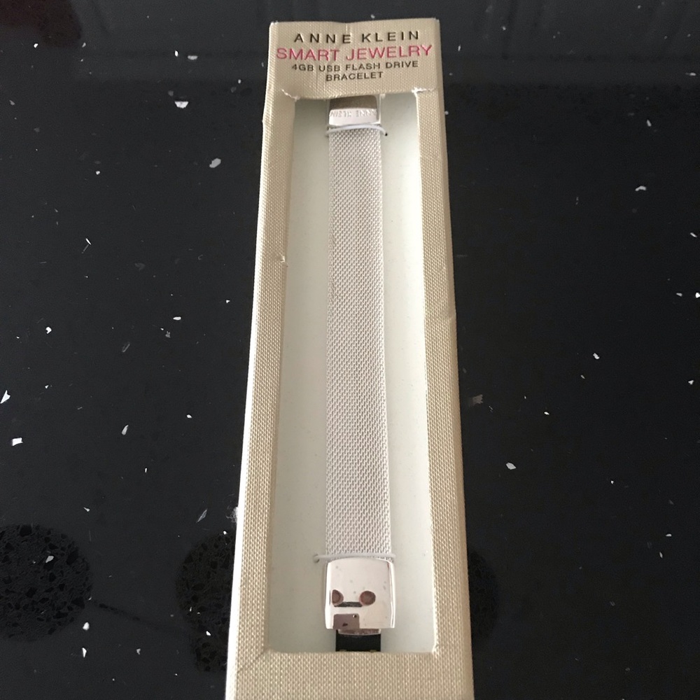 Anne Klein Smart Jewelry Bracelet Flash Drive